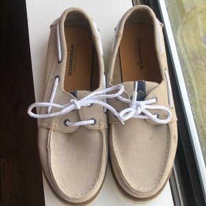 Men’s size 9 boat shoes